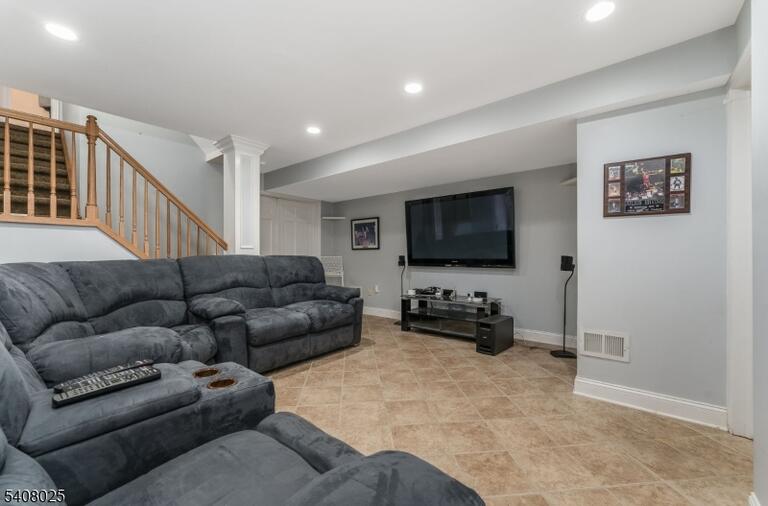 Property listing MLS 4034015 photo 32