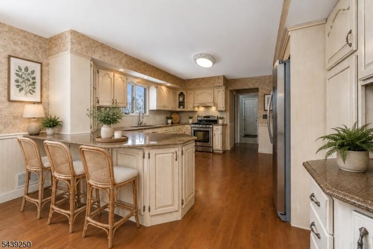 Property listing MLS 4034015 photo 4