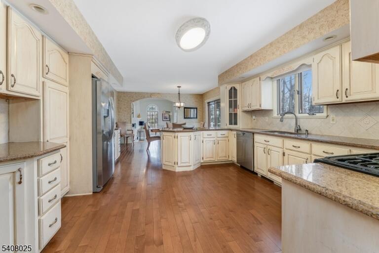 Property listing MLS 4034015 photo 8