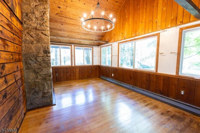 Property listing MLS 4035025 photo 13