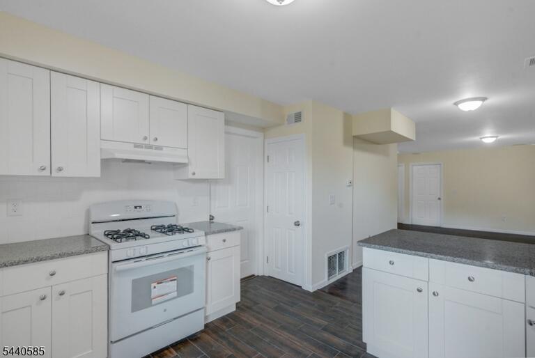 Property listing MLS 4035137 photo 9