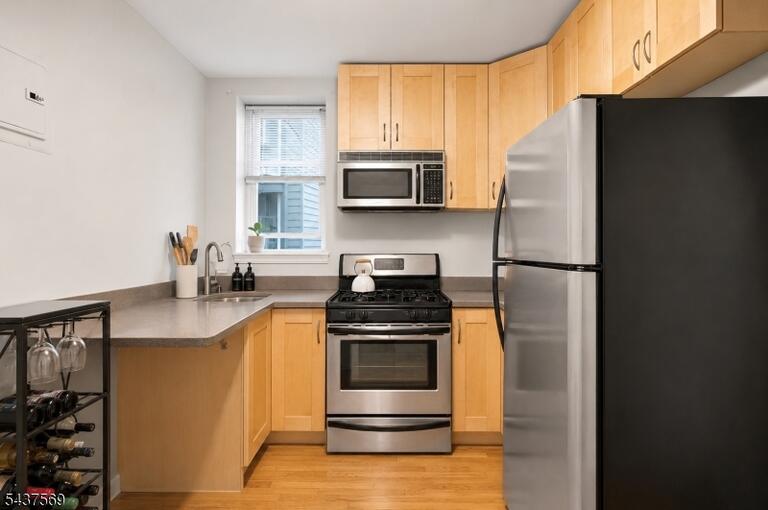 Property listing MLS 4035380 photo 2