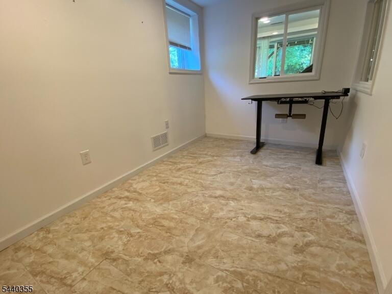 Property listing MLS 4035609 photo 31
