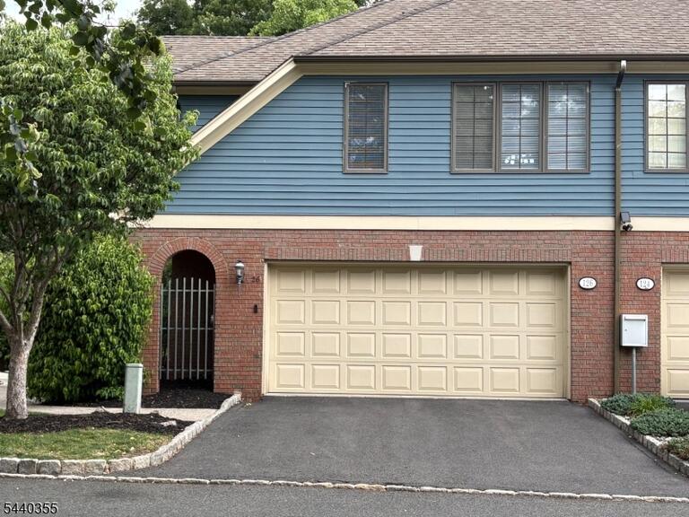 Property listing MLS 4035609 photo 33