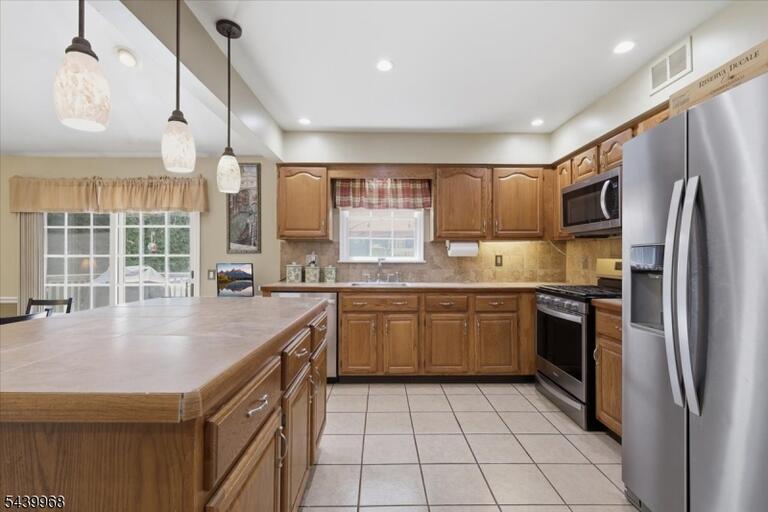 Property listing MLS 4035828 photo 10