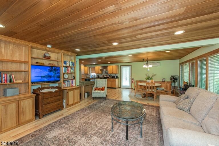 Property listing MLS 4035992 photo 15
