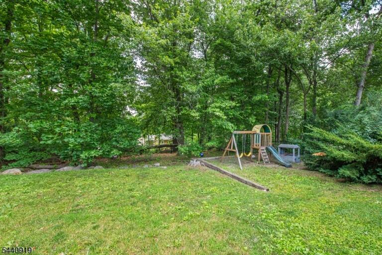 Property listing MLS 4035992 photo 31