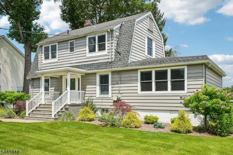 Property listing MLS 4036041 photo 3