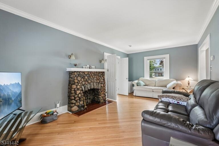 Property listing MLS 4036041 photo 9