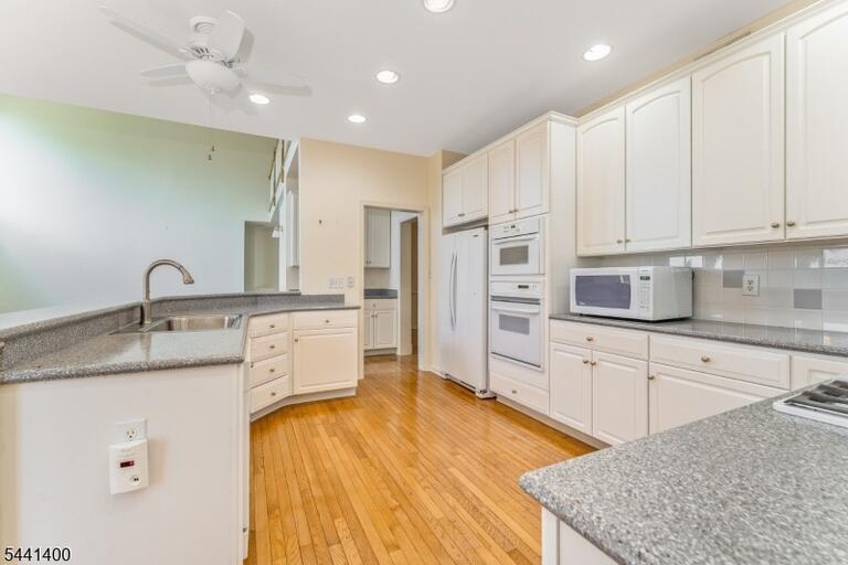 Property listing MLS 4036207 photo 17