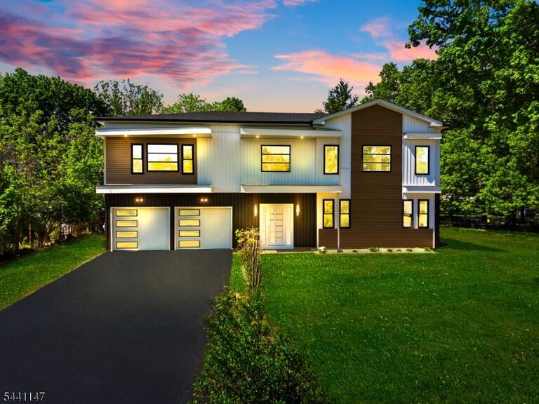 Property listing MLS 4036541 photo 1