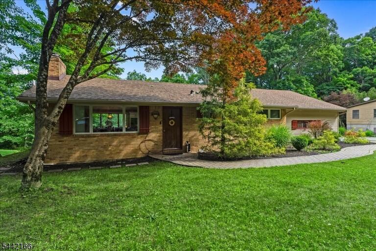 Property listing MLS 4036606 photo 2