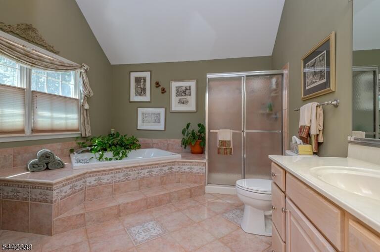 Property listing MLS 4036804 photo 25