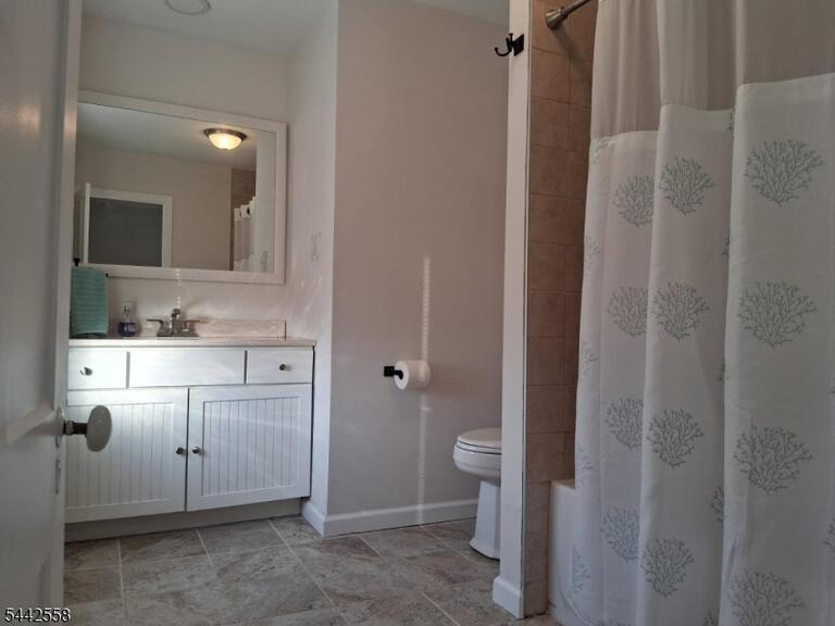 Property listing MLS 4037021 photo 17
