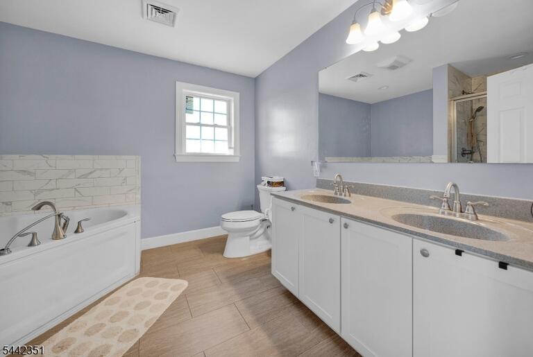 Property listing MLS 4037173 photo 24