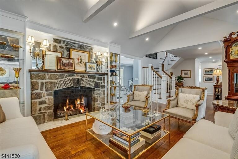Property listing MLS 4037441 photo 12