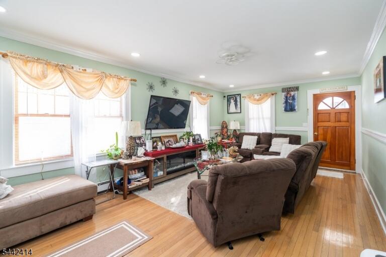 Property listing MLS 4037596 photo 3