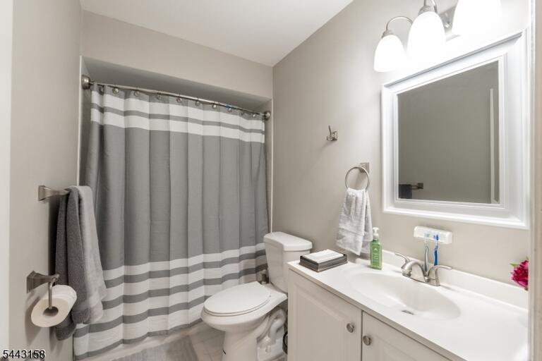 Property listing MLS 4037647 photo 24