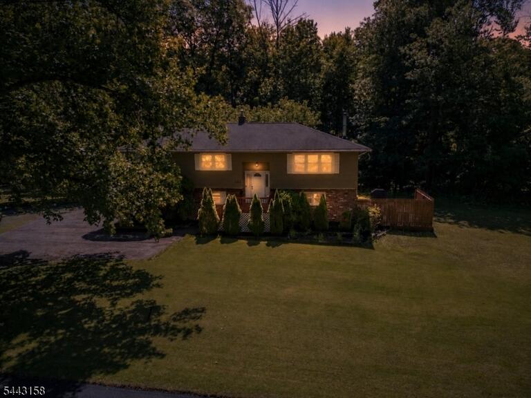 Property listing MLS 4037647 photo 34