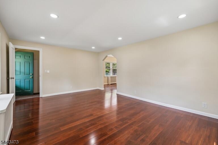Property listing MLS 4037787 photo 3