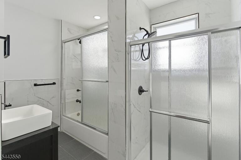 Property listing MLS 4037840 photo 2