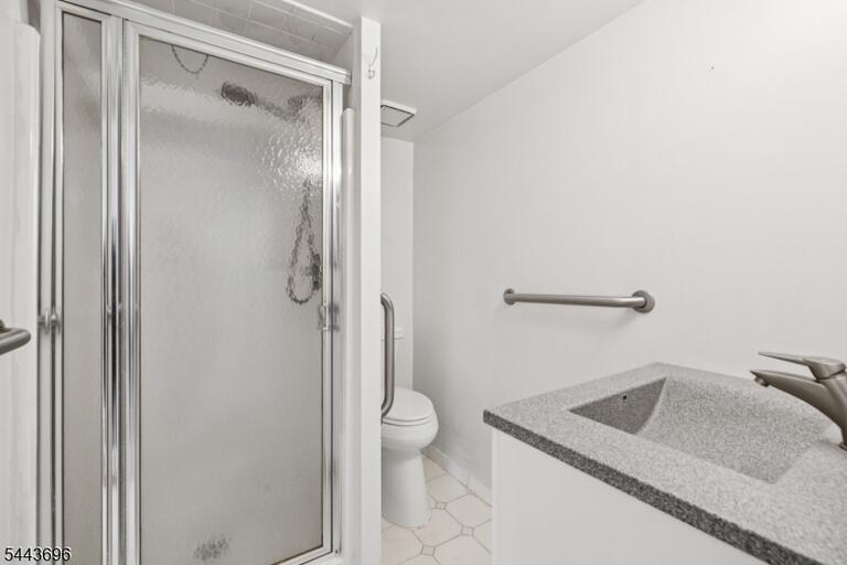 Property listing MLS 4037944 photo 12