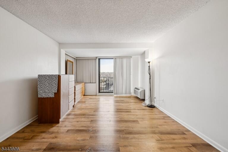 Property listing MLS 4037944 photo 14