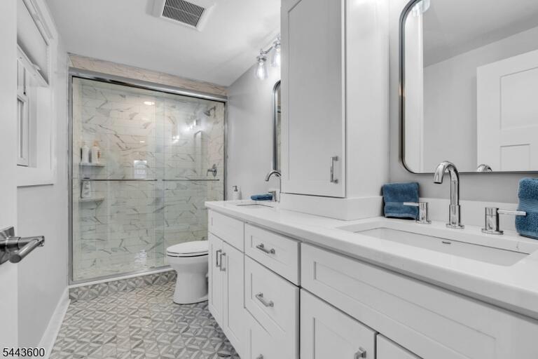Property listing MLS 4038122 photo 11