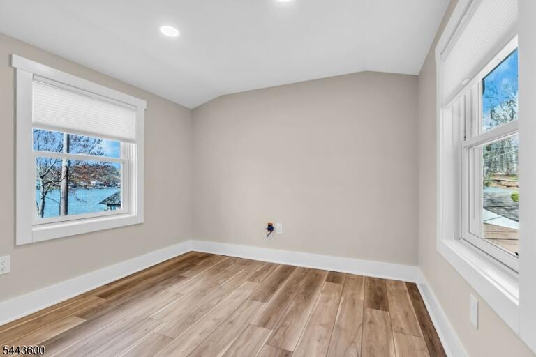 Property listing MLS 4038122 photo 15