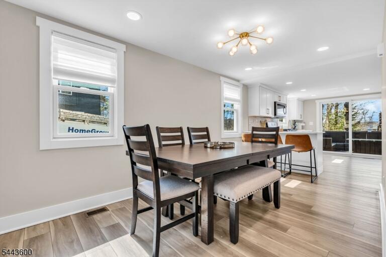 Property listing MLS 4038122 photo 4