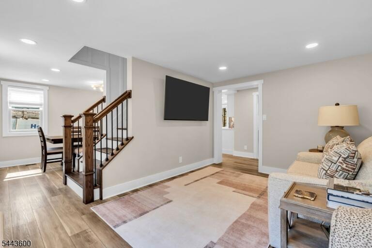 Property listing MLS 4038122 photo 8