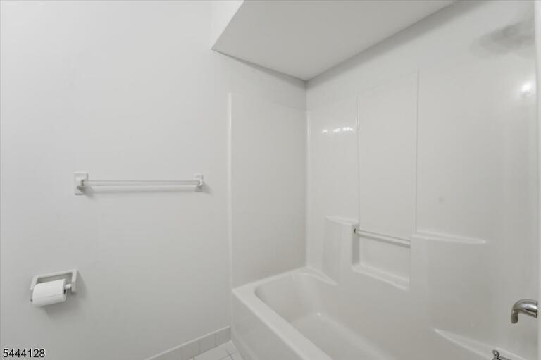Property listing MLS 4038346 photo 15