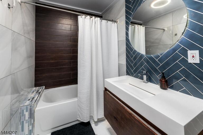 Property listing MLS 4038426 photo 15
