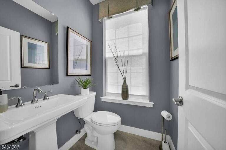 Property listing MLS 4038576 photo 15