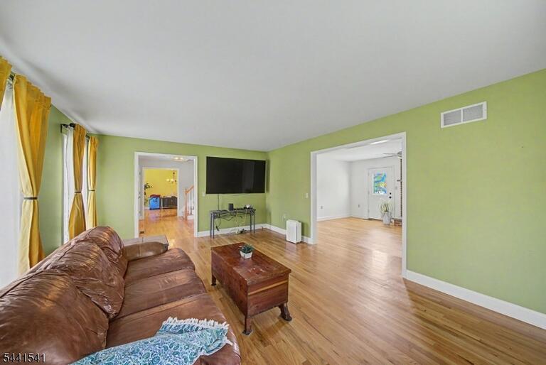 Property listing MLS 4038687 photo 23