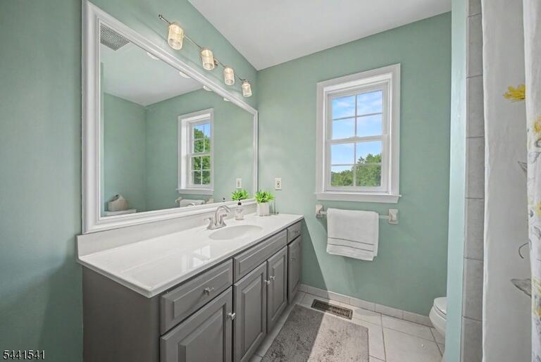 Property listing MLS 4038687 photo 31