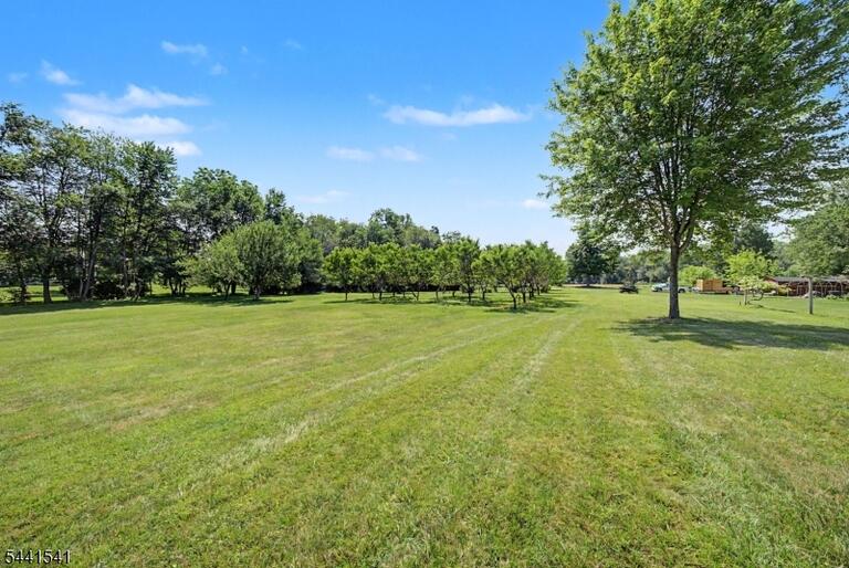 Property listing MLS 4038687 photo 37