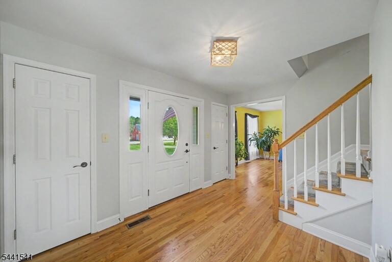 Property listing MLS 4038687 photo 9