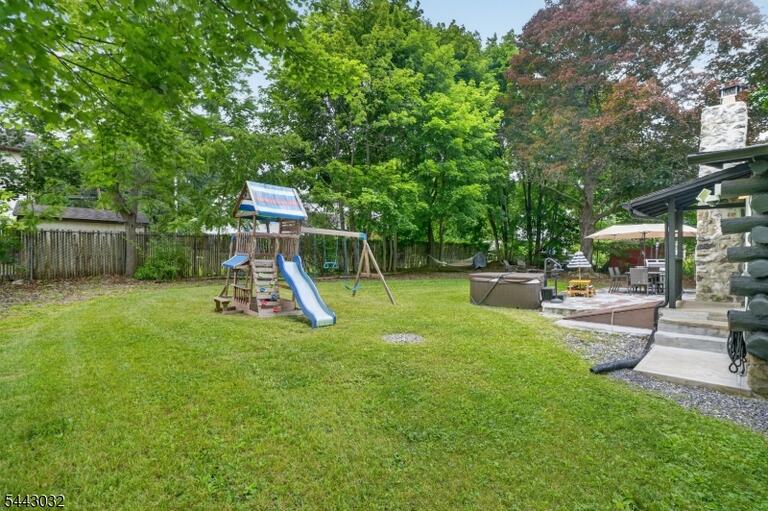 Property listing MLS 4038880 photo 25