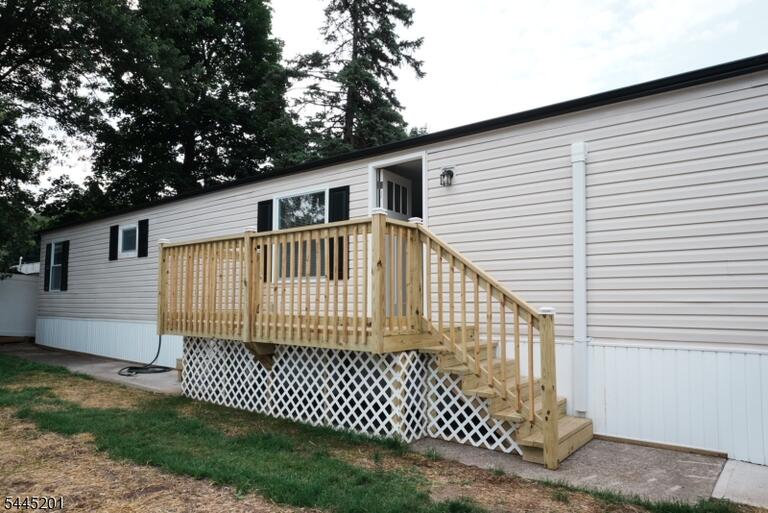 Property listing MLS 4039286 photo 1