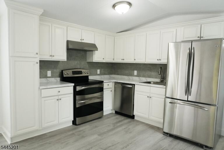 Property listing MLS 4039286 photo 4