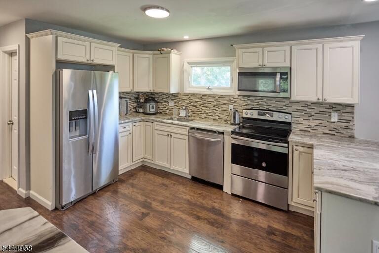 Property listing MLS 4039287 photo 12