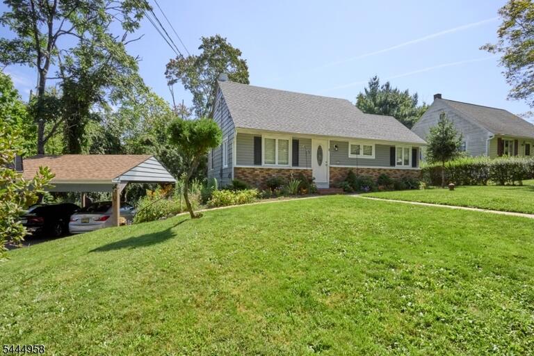 Property listing MLS 4039287 photo 2