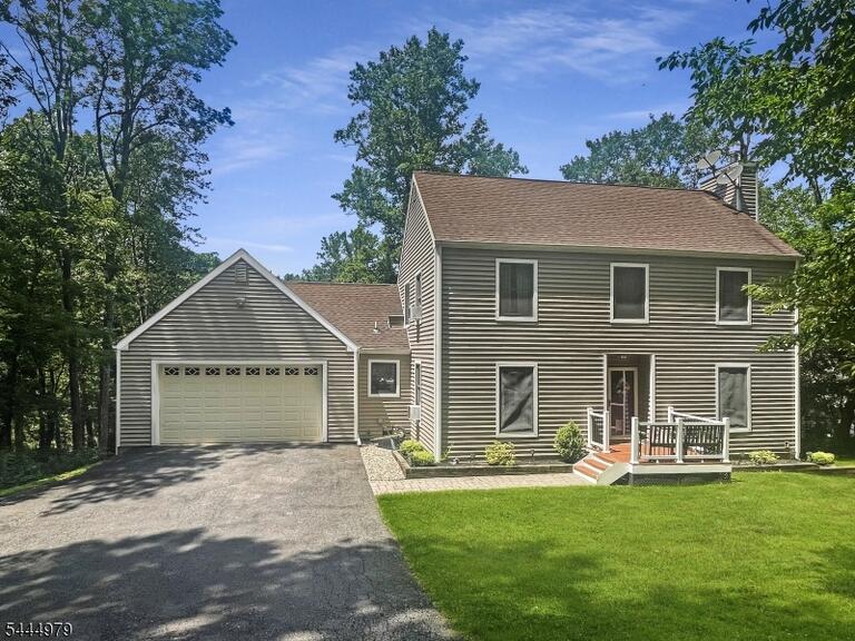 Property listing MLS 4039289 photo 1