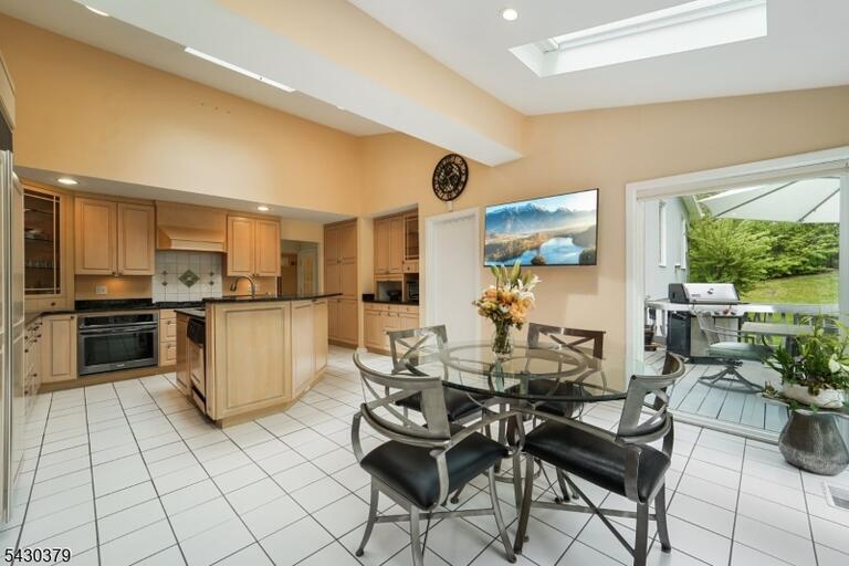 Property listing MLS 4039342 photo 10