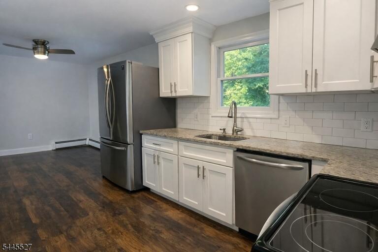 Property listing MLS 4040030 photo 3