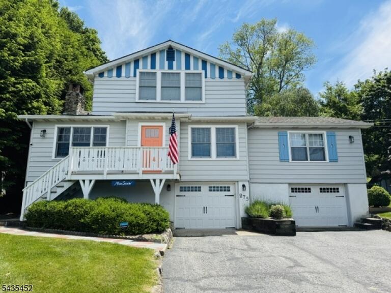 Property listing MLS 4040083 photo 3