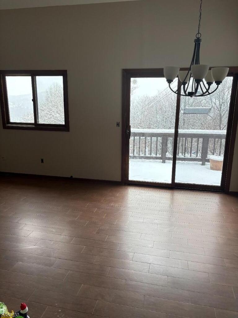 Property listing MLS 4040090 photo 3