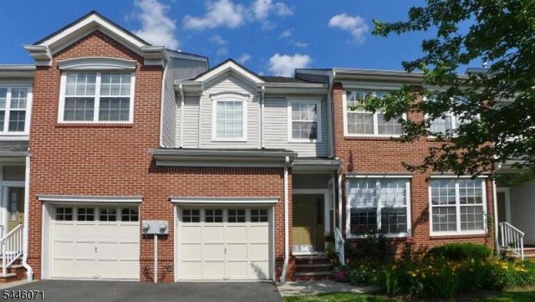 Property listing MLS 4040156 photo 1