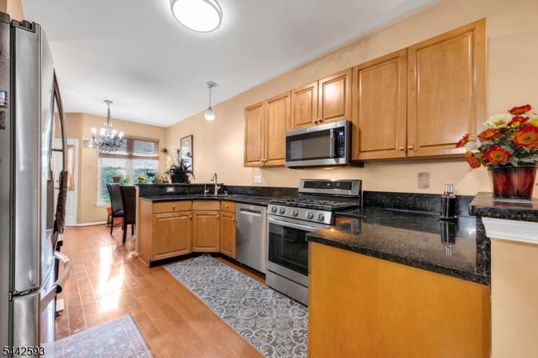 Property listing MLS 4040157 photo 3